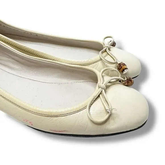 Authentic GUCCI Cream Ivory Patent Leather Bamboo Tassel Bow Ballet Flats 35.5 G - Picture 2 of 12